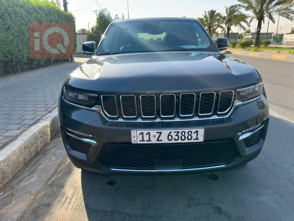 جیپ گراند شیرۆکی